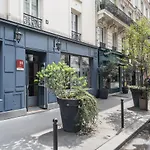 Hotel District Republique 2*