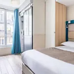 District Republique 2* Paris