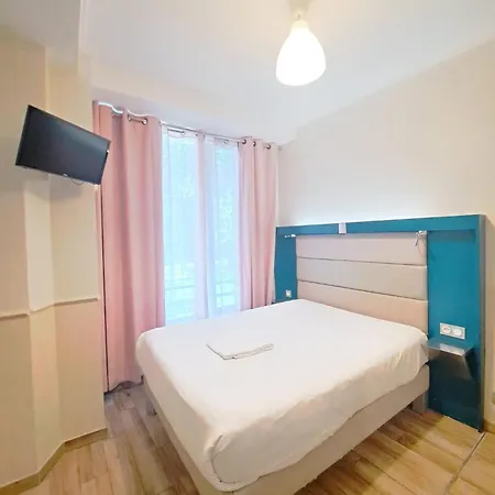 Hotel District Republique Parigi