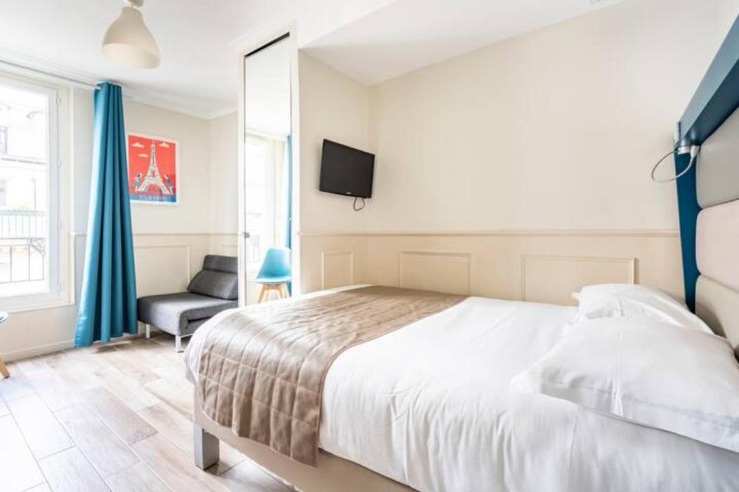 District République Hotel 2*